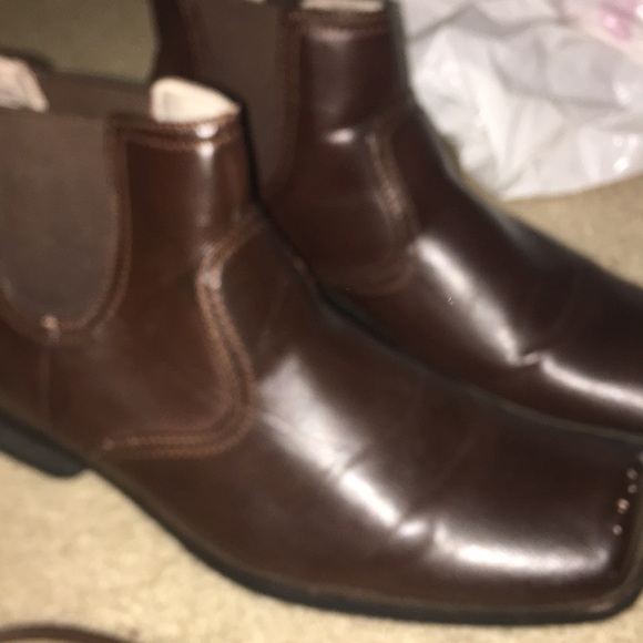 Boots - Picture 2 of 7